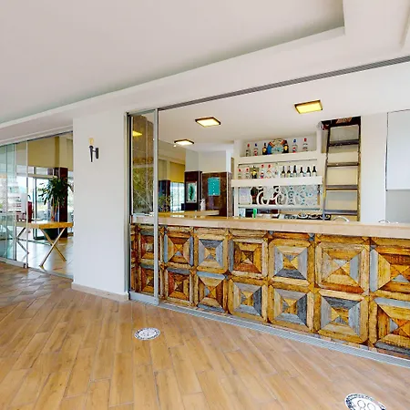 Moda Hotel
