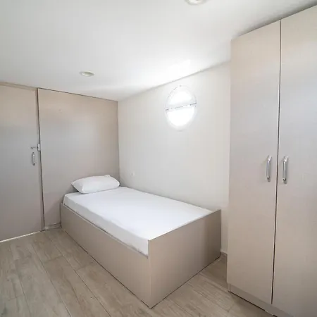 Moda Hotel 2*