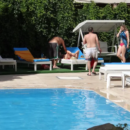 Moda Hotel